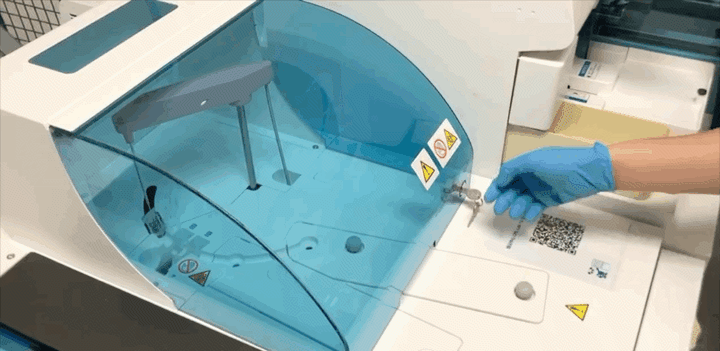 Detailed Steps for Replacing cobas 8000 ISE Electrodes