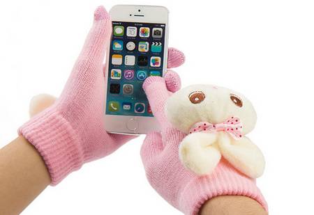 Using Gloves with Touchscreens