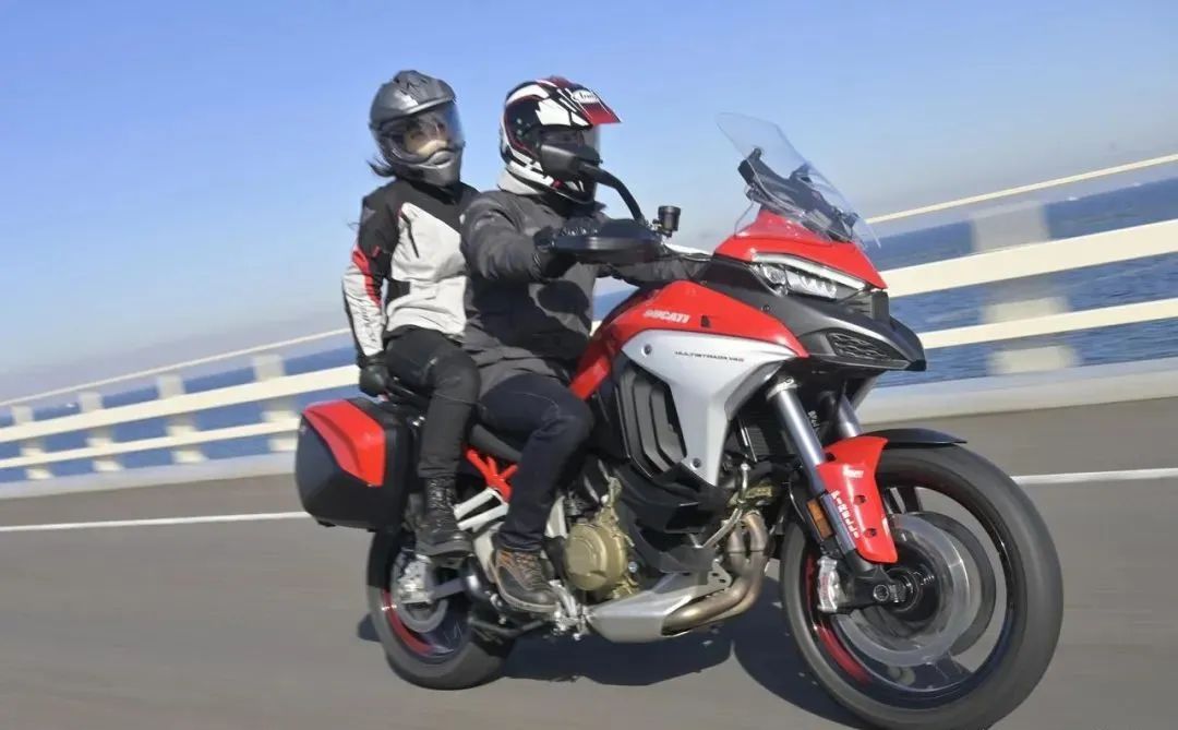 Ducati Multistrada V4S: A Versatile Motorcycle with a Four-in-One Design