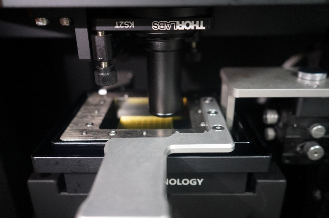 Ultra-High Precision Micro-Scale 3D Printer: Printing Micron-Level Structures with Light Beams
