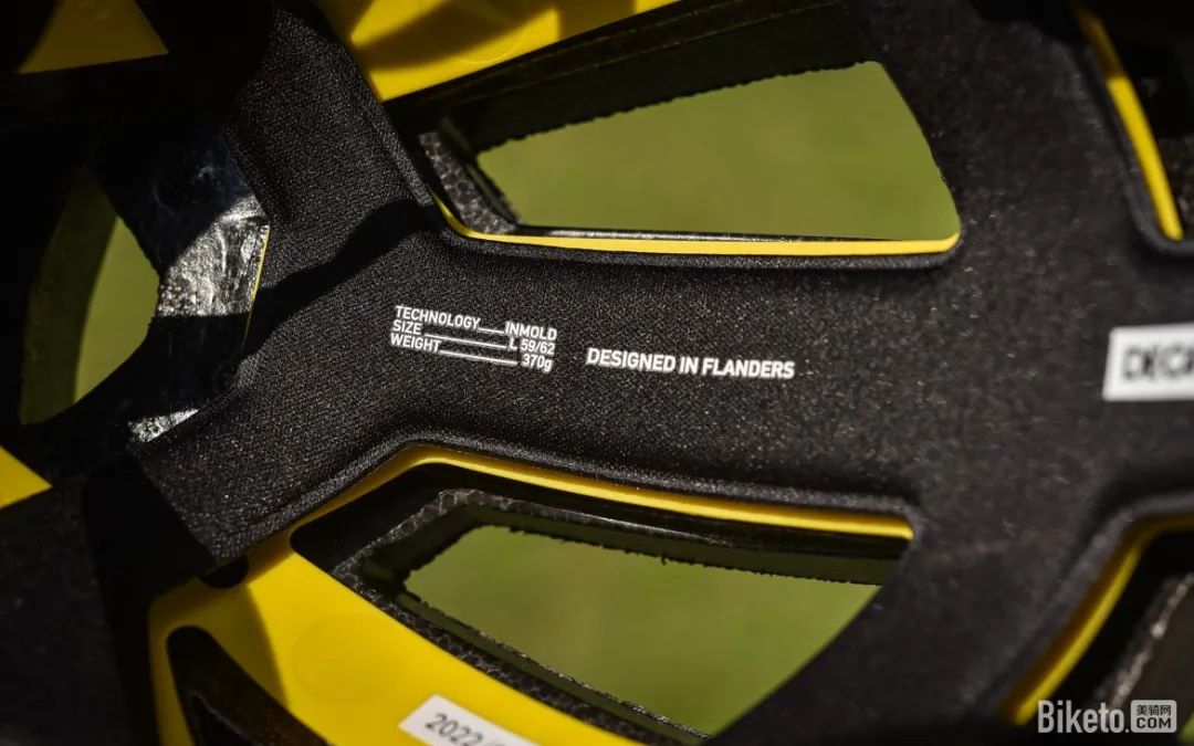 VAN RYSEL 500 MIPS Helmet Review: High Cost-Performance