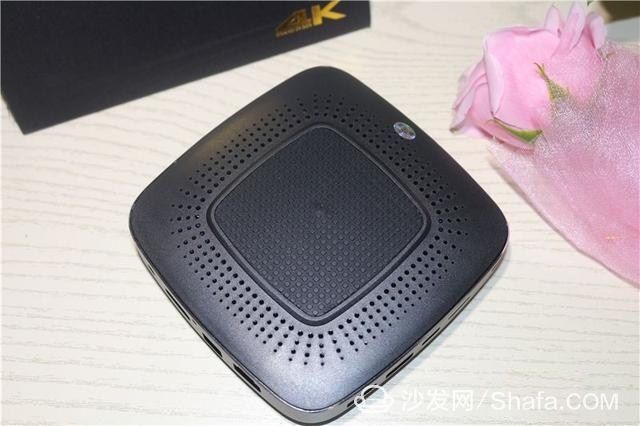 Review of Huishibao RK3399 Smart TV Box: A Powerhouse of Design and Performance