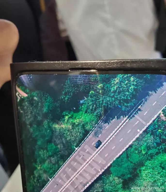 Innovative Front Camera Designs for Higher Screen-to-Body Ratio