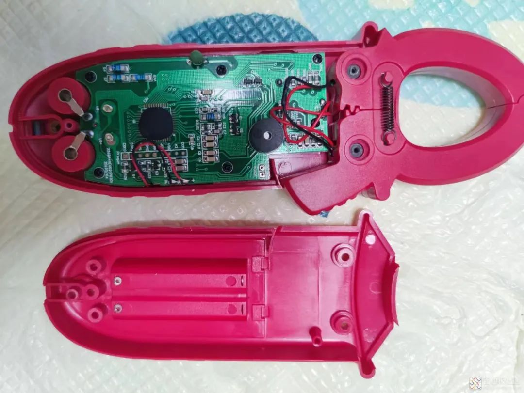 Dissecting a Digital Clamp Multimeter Design