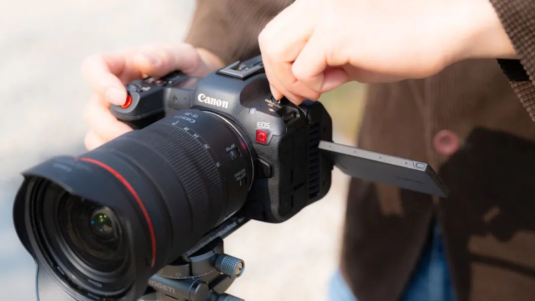 Detailed Features of EOS R5 C