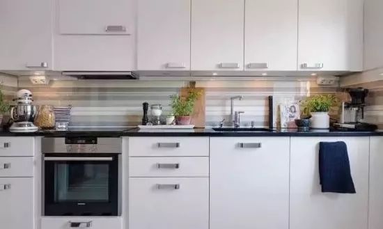 Considerations for Embedded Kitchen Appliances: Aesthetic Appeal and Safety First!