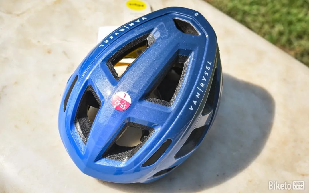 VAN RYSEL 500 MIPS Helmet Review: High Cost-Performance