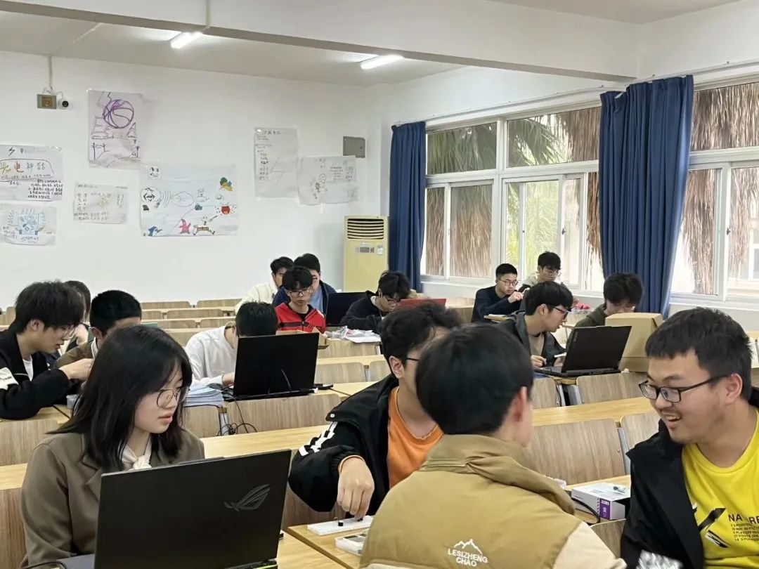 Learning Arduino Course at Smart Robot Club