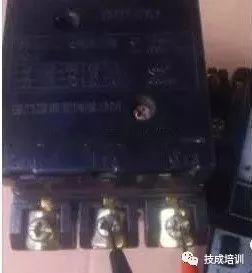 How to Measure Three-Phase Electricity with a Multimeter