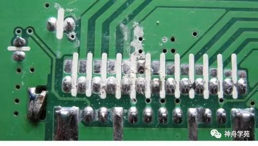 Causes and Prevention of White Spots After PCB Cleaning