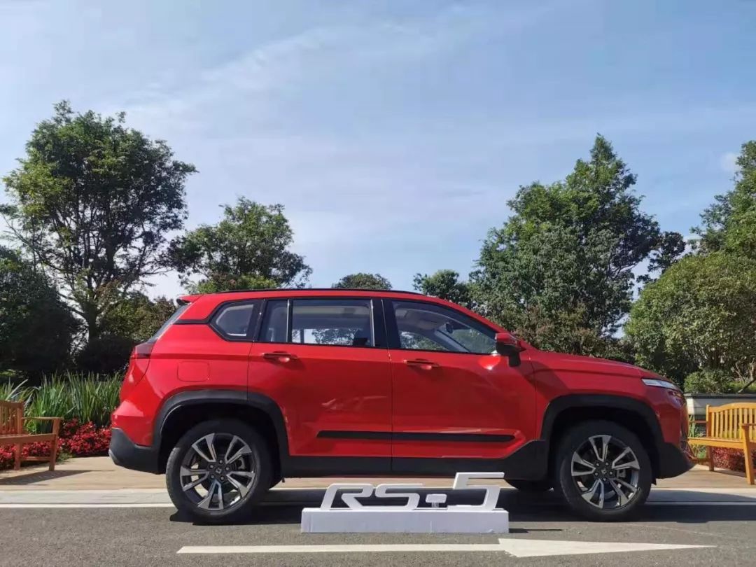 In-Vehicle Intelligent Connectivity: Essential Skills for New Cars