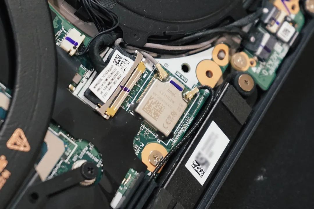 AI Benchmarking on MacBook Air and ThinkPad