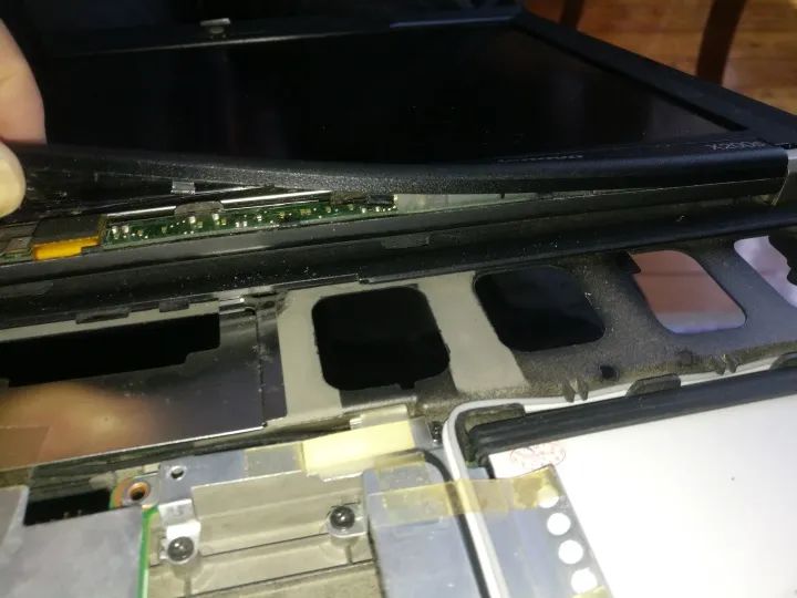 Installing Bluetooth Module and Wireless Card for THINKPAD X200
