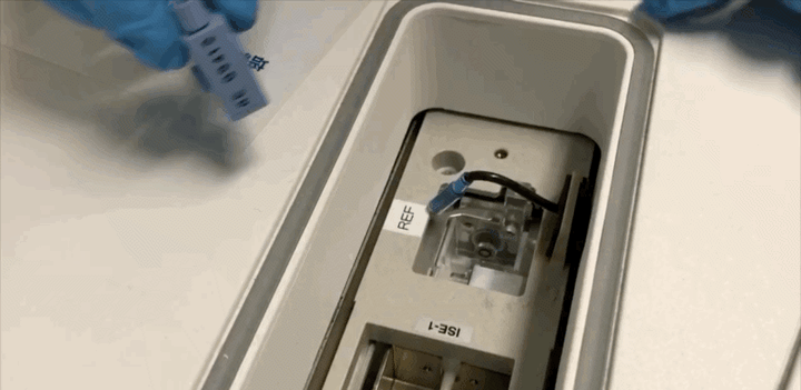 Detailed Steps for Replacing cobas 8000 ISE Electrodes