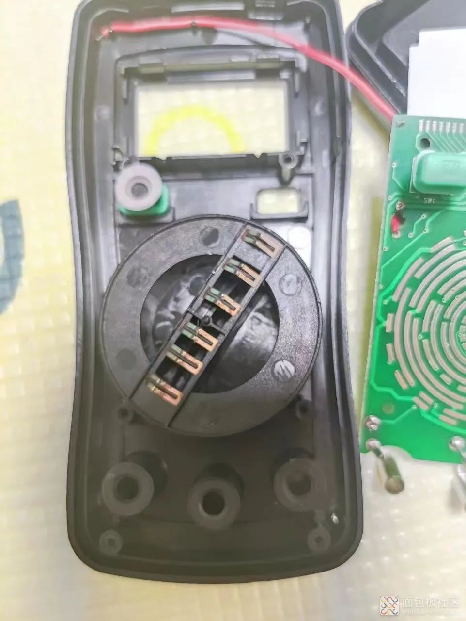 Disassembling the Elec Measuring Multimeter: This Is Design Specification!