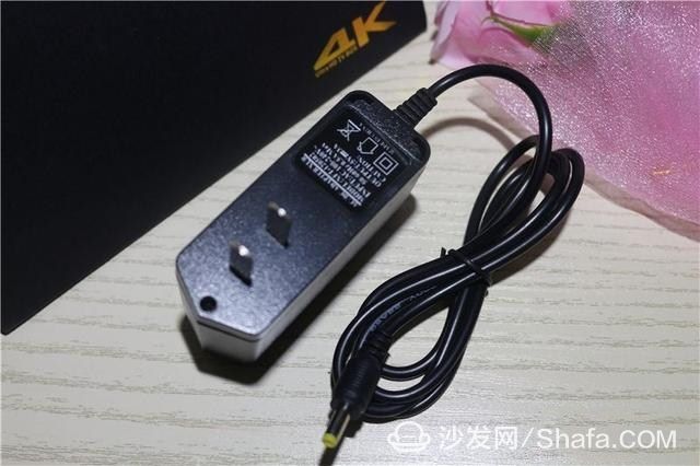 Review of Huishibao RK3399 Smart TV Box: A Powerhouse of Design and Performance