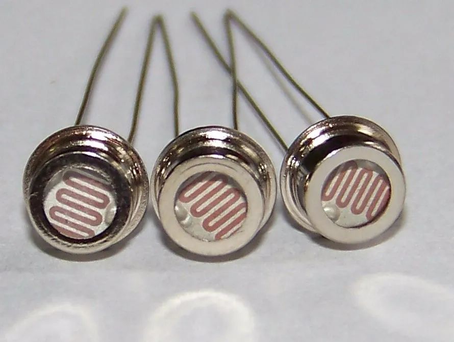 Improvements and Applications of Light-Sensitive Resistor Experiments Based on Arduino