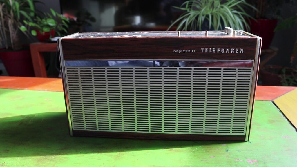 Transforming a Vintage Radio into a Smart Speaker with Raspberry Pi