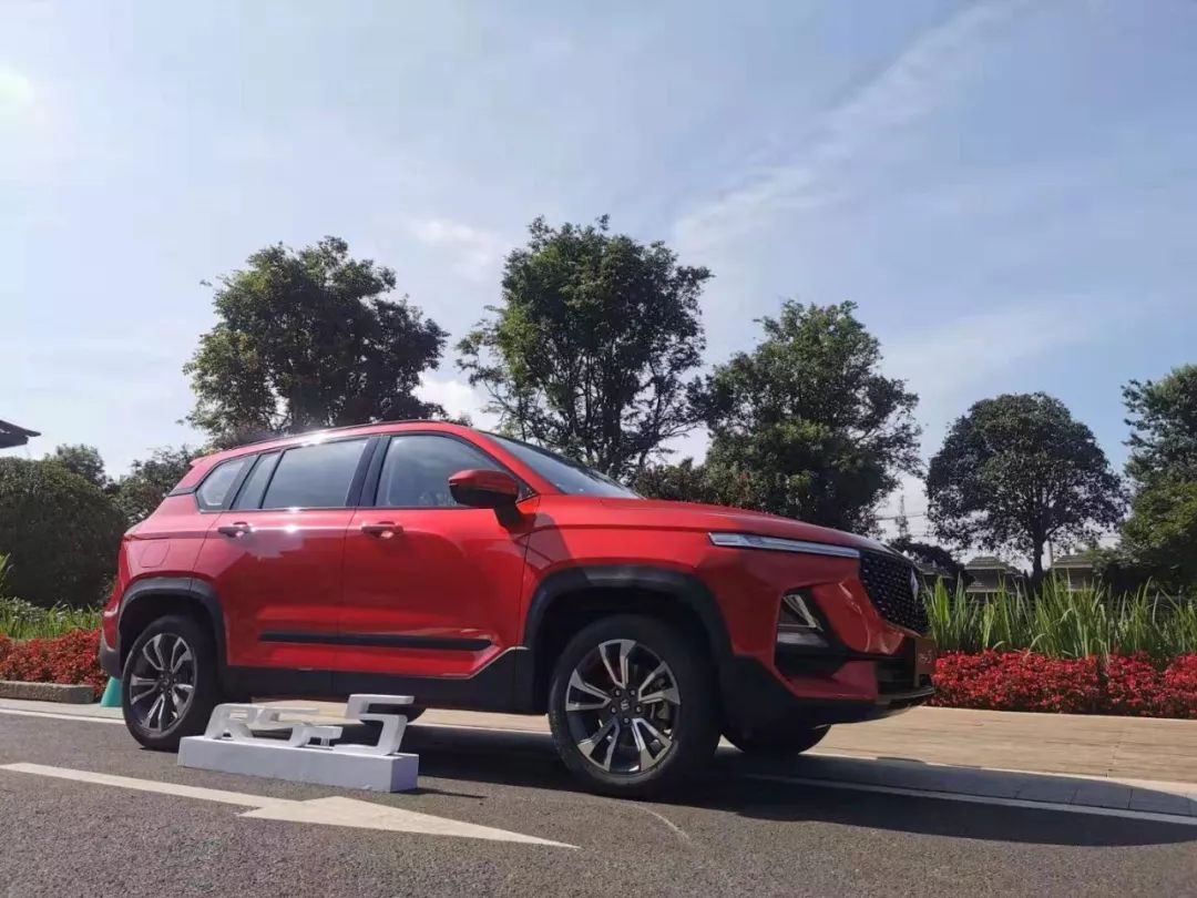 In-Vehicle Intelligent Connectivity: Essential Skills for New Cars