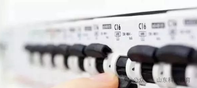 Practical Methods for Detecting Electrical Leakage at Home