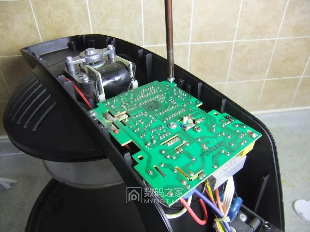 Disassembling an Air Fryer: Circuit Analysis