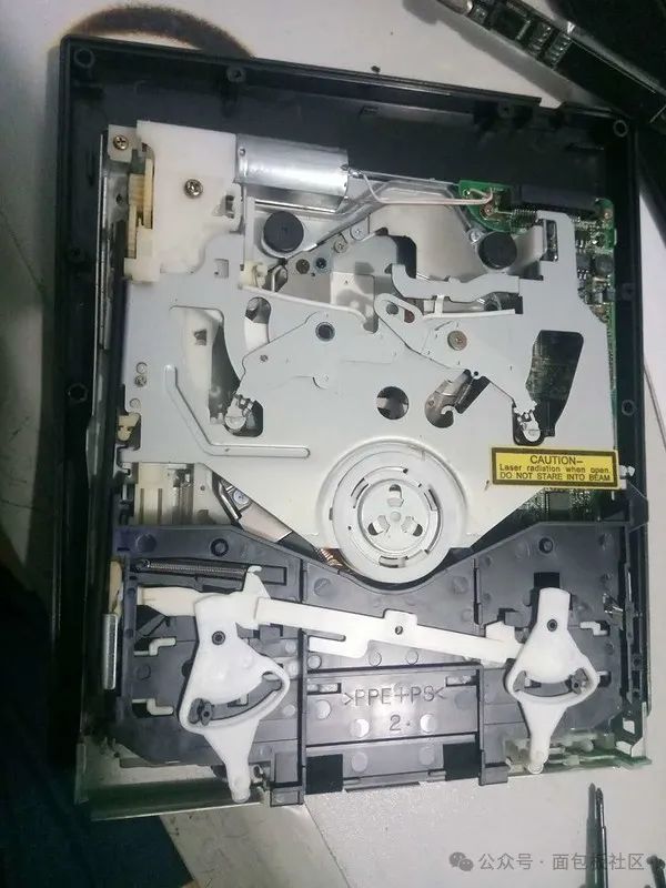 Disassembling the IBM ThinkPad Optical Drive: Some Surprises