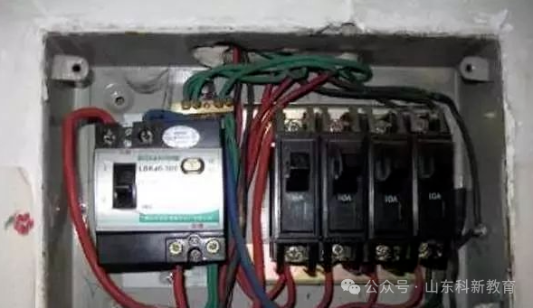 Practical Methods for Detecting Electrical Leakage at Home