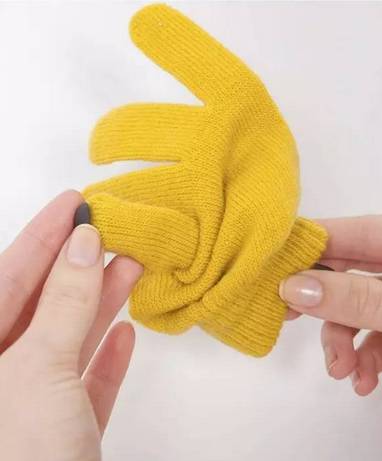 Using Gloves with Touchscreens