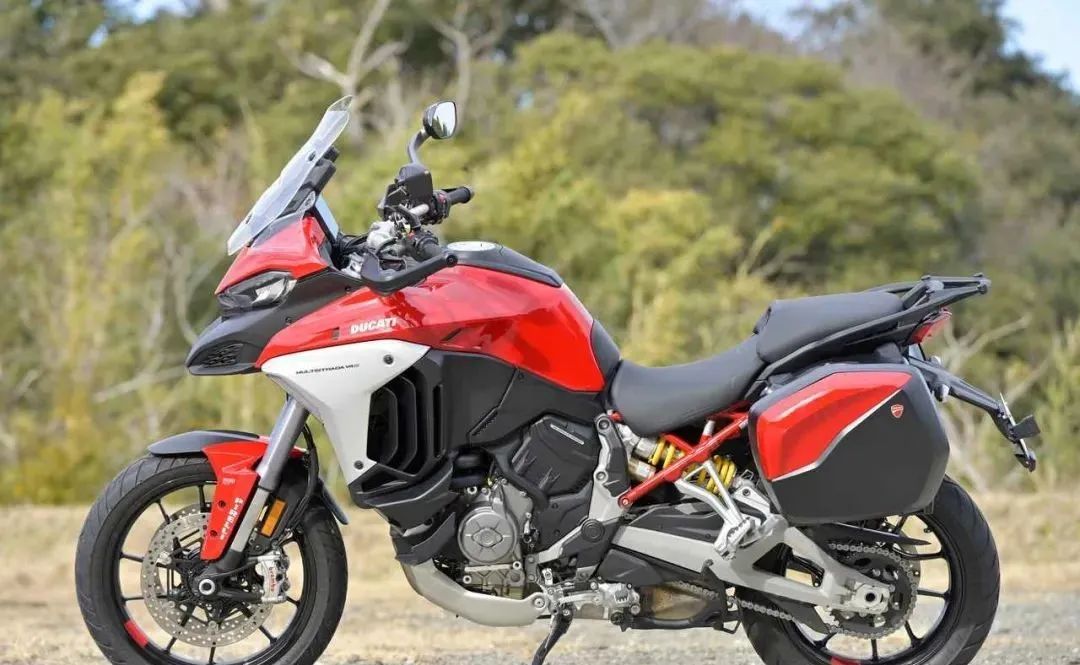 Ducati Multistrada V4S: A Versatile Motorcycle with a Four-in-One Design