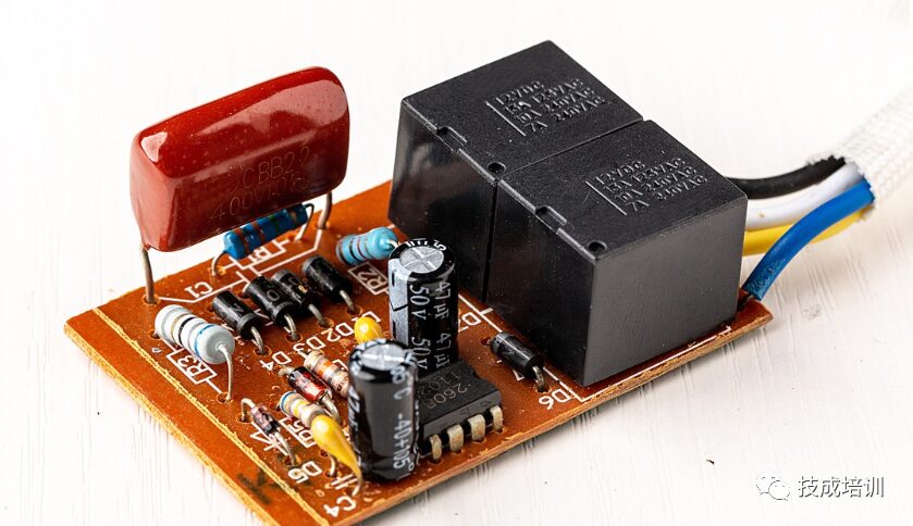 What Are the Essential Differences Between PLC and Microcontrollers?