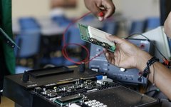 Can Three Wires Be Routed From A PCB?