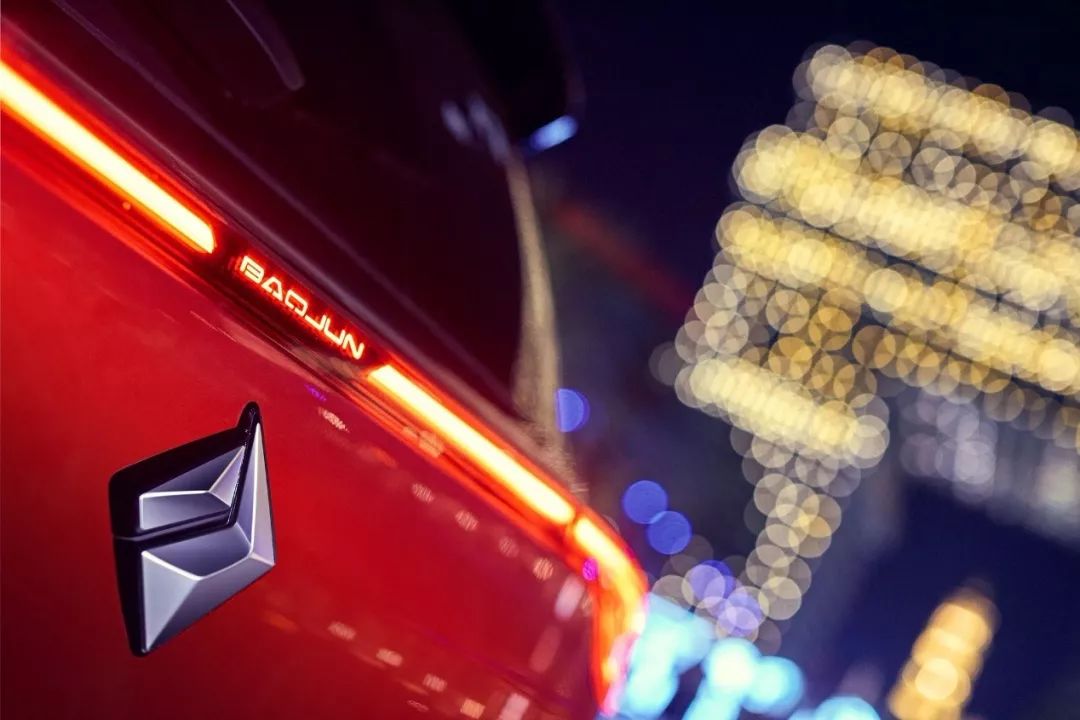In-Vehicle Intelligent Connectivity: Essential Skills for New Cars