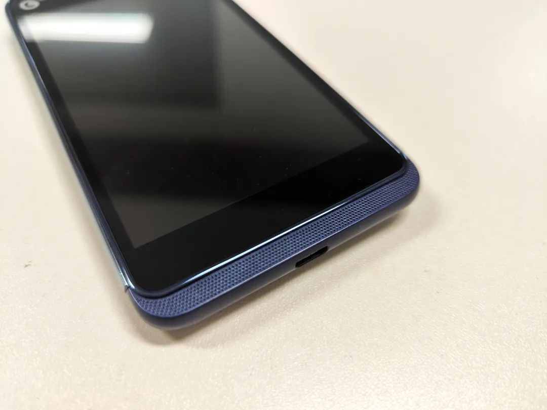 Review of the First Quad-Core SoC Smartphone