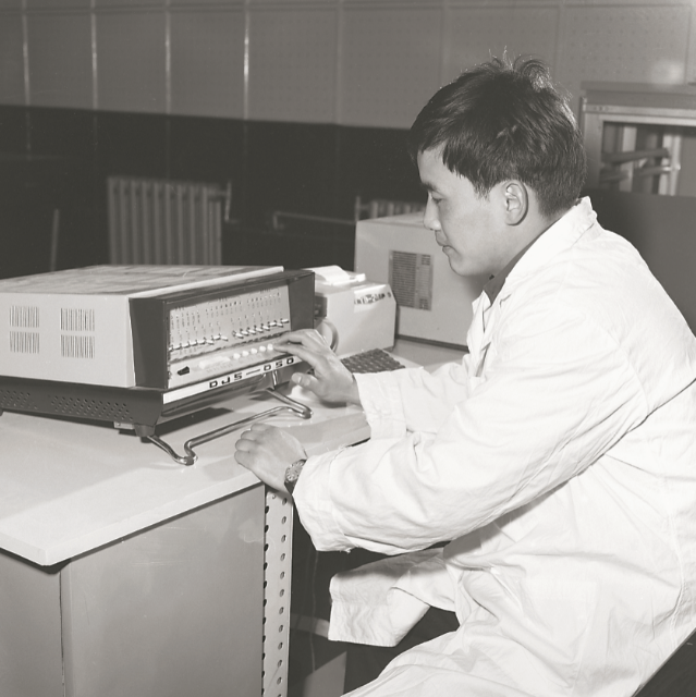 The Legacy of Microcomputers in China: A Historical Overview