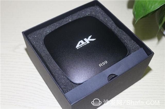 Review of Huishibao RK3399 Smart TV Box: A Powerhouse of Design and Performance