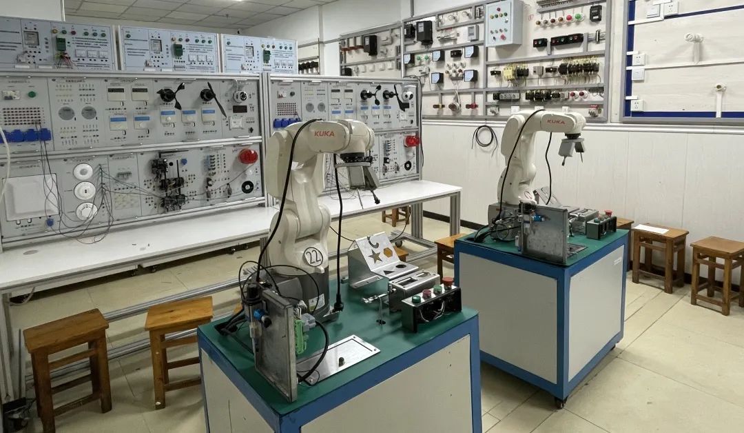Unveiling Mitsubishi PLC: Why It Is the Darling of the Industry?