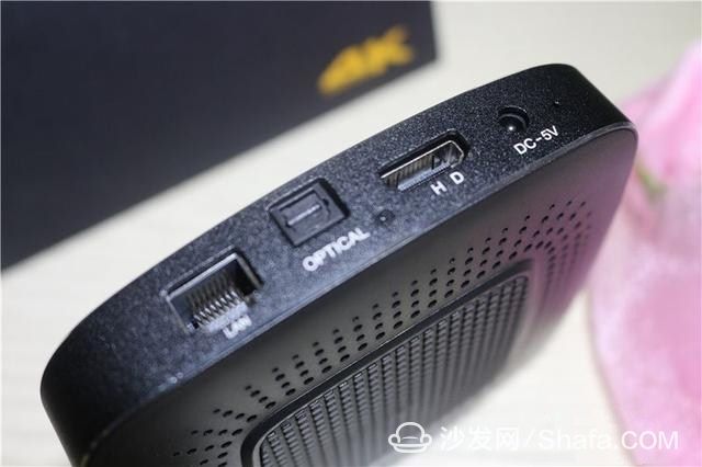 Review of Huishibao RK3399 Smart TV Box: A Powerhouse of Design and Performance