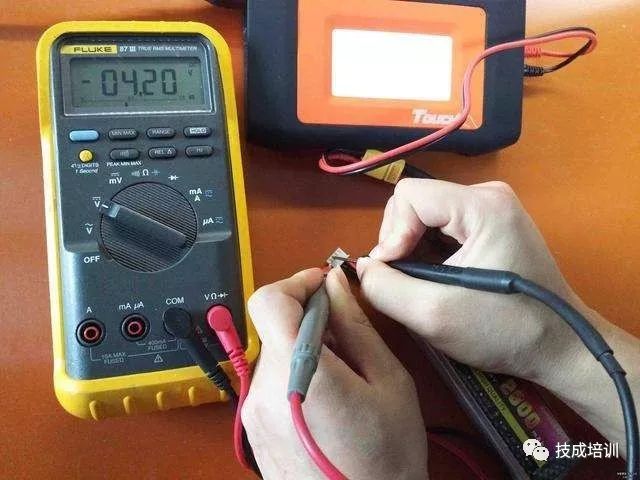 How to Use a Multimeter to Check for Electrical Leakage
