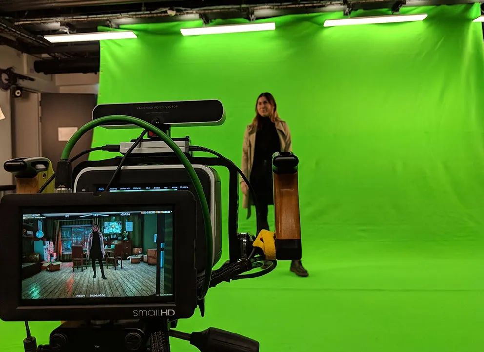 LED Virtual Real-Time Green Screen Deformation Method Based on Depth Images