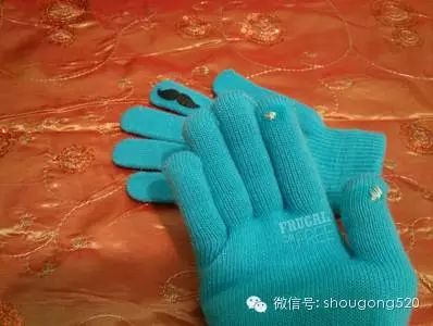 Using Gloves with Touchscreens