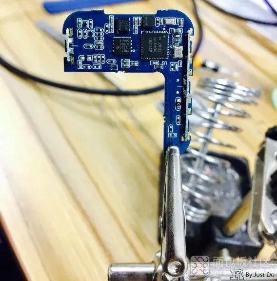Disassembling an Old Smartwatch with a Self-Destruct Switch?
