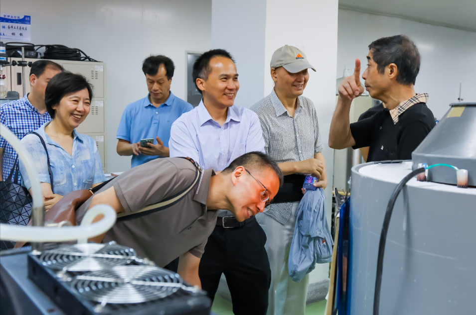 Visit of Dean Dai Daoxin and Alumni to Fuzhou Enterprises
