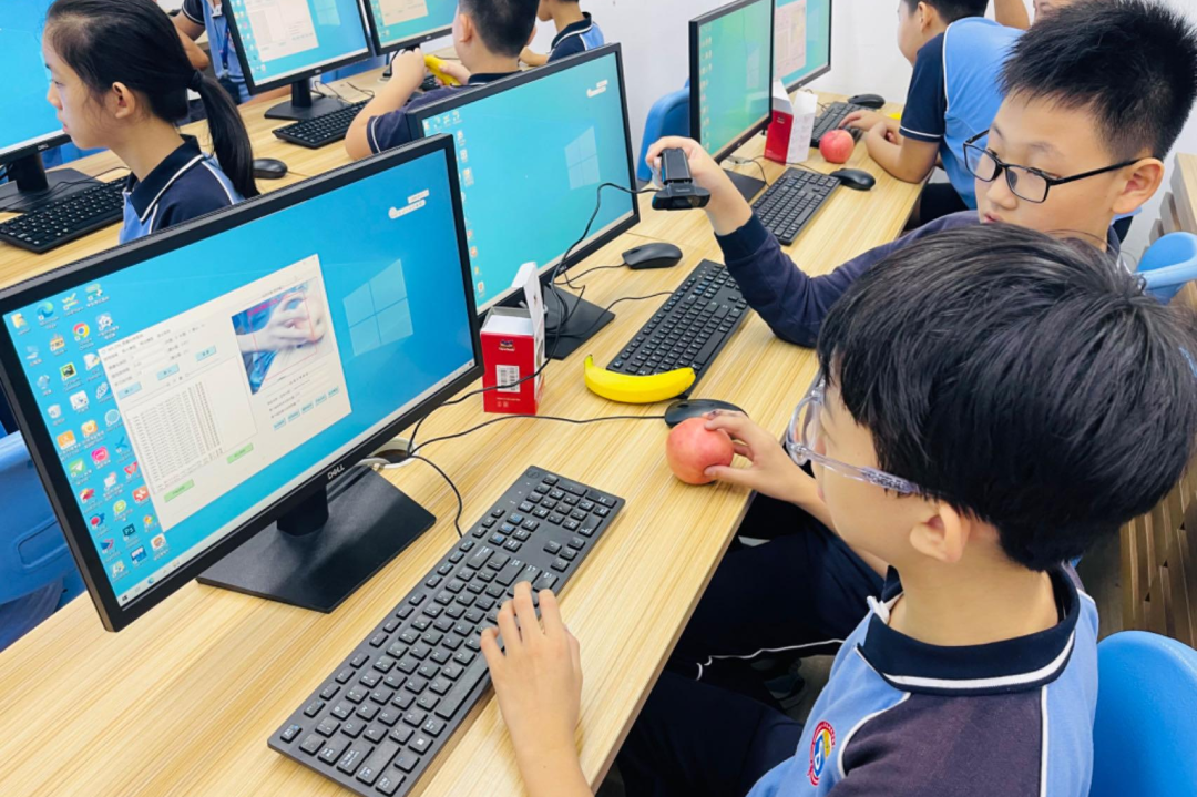 Empowering the Future: Desheng Classroom Begins an Innovative Journey