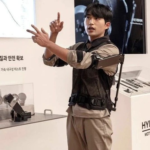 Hyundai Unveils Carbon-Based Composite Mechanical Exoskeleton X-ble Shoulder