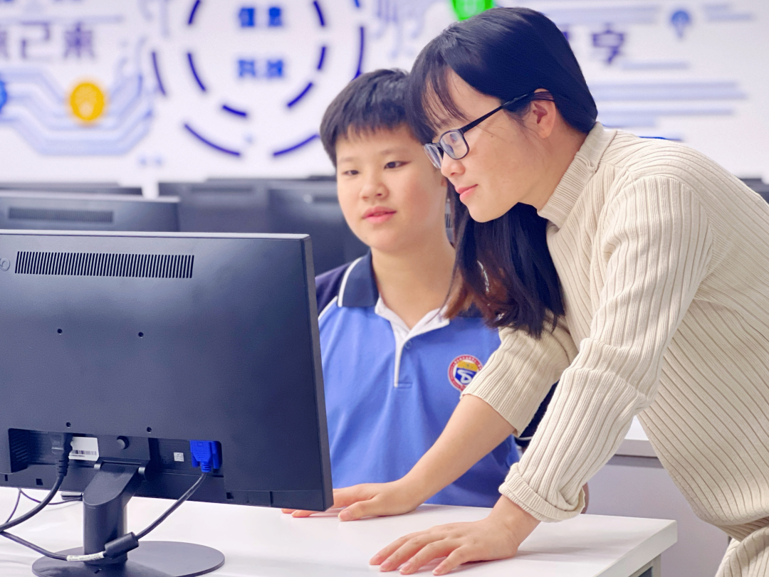 Empowering the Future: Desheng Classroom Begins an Innovative Journey