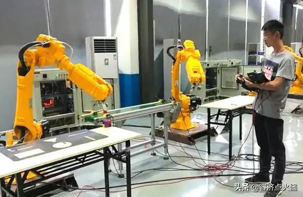 How Do Robots Achieve Control? Understanding the Components of Their Controllers