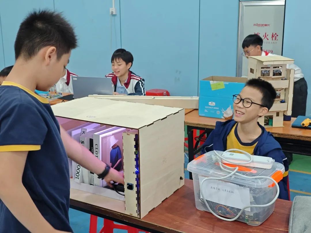 Empowering the Future: Desheng Classroom Begins an Innovative Journey