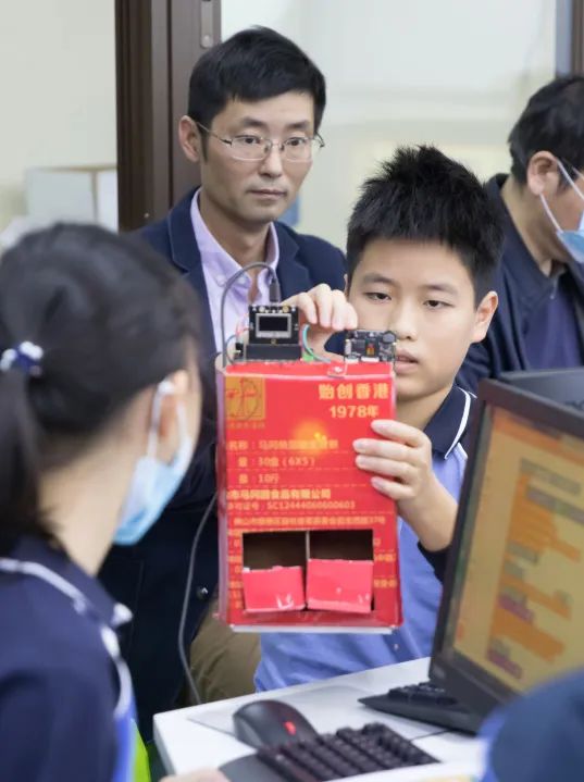 Empowering the Future: Desheng Classroom Begins an Innovative Journey