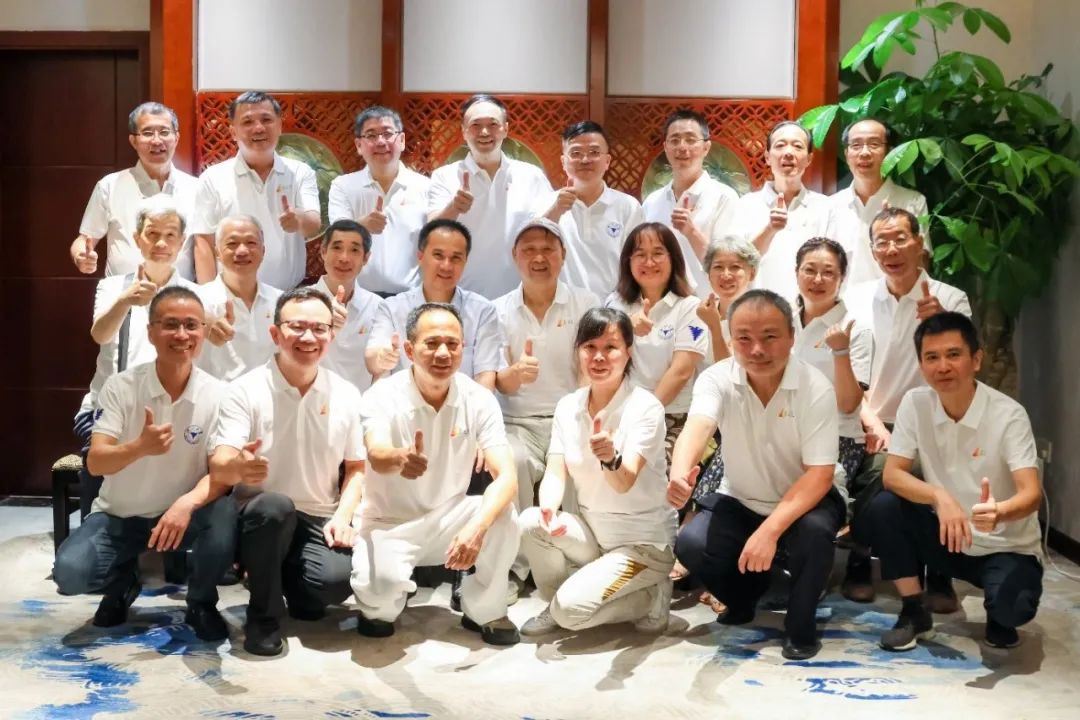 Visit of Dean Dai Daoxin and Alumni to Fuzhou Enterprises