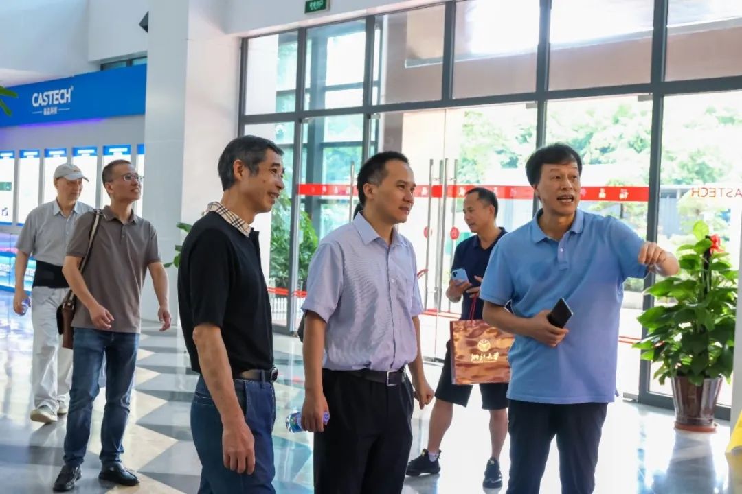 Visit of Dean Dai Daoxin and Alumni to Fuzhou Enterprises